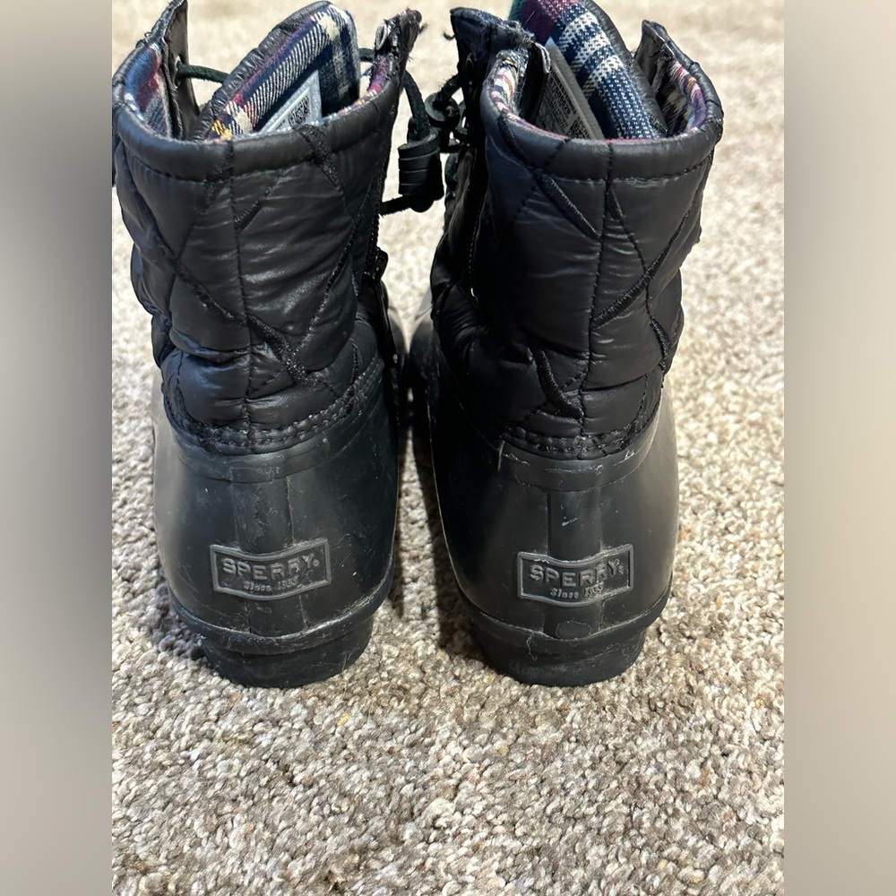 Woman’s Sperry Black Quilted Waterproof Boots - Picture 13 of 13